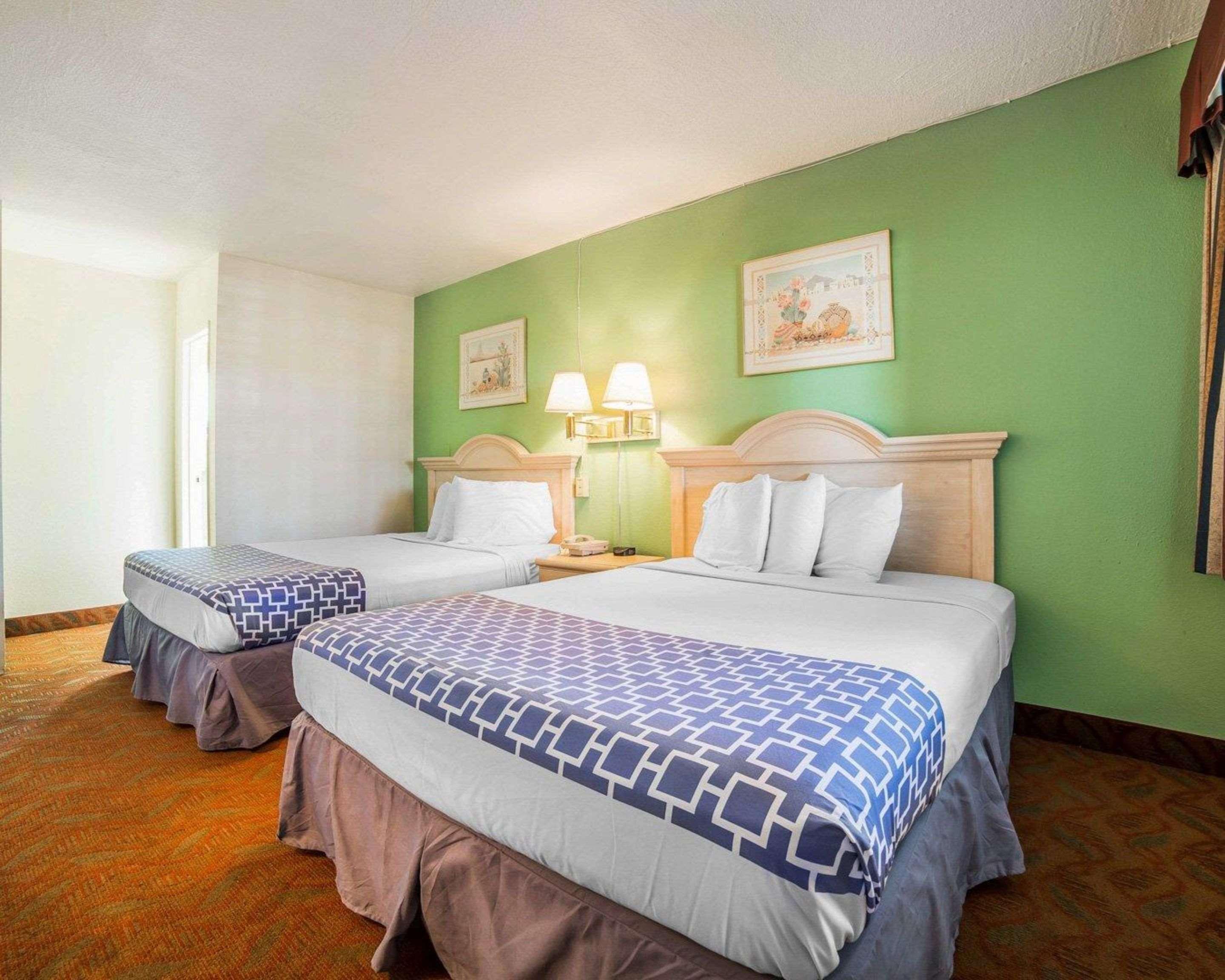Econo Lodge Fallon Naval Air Station Area Екстер'єр фото