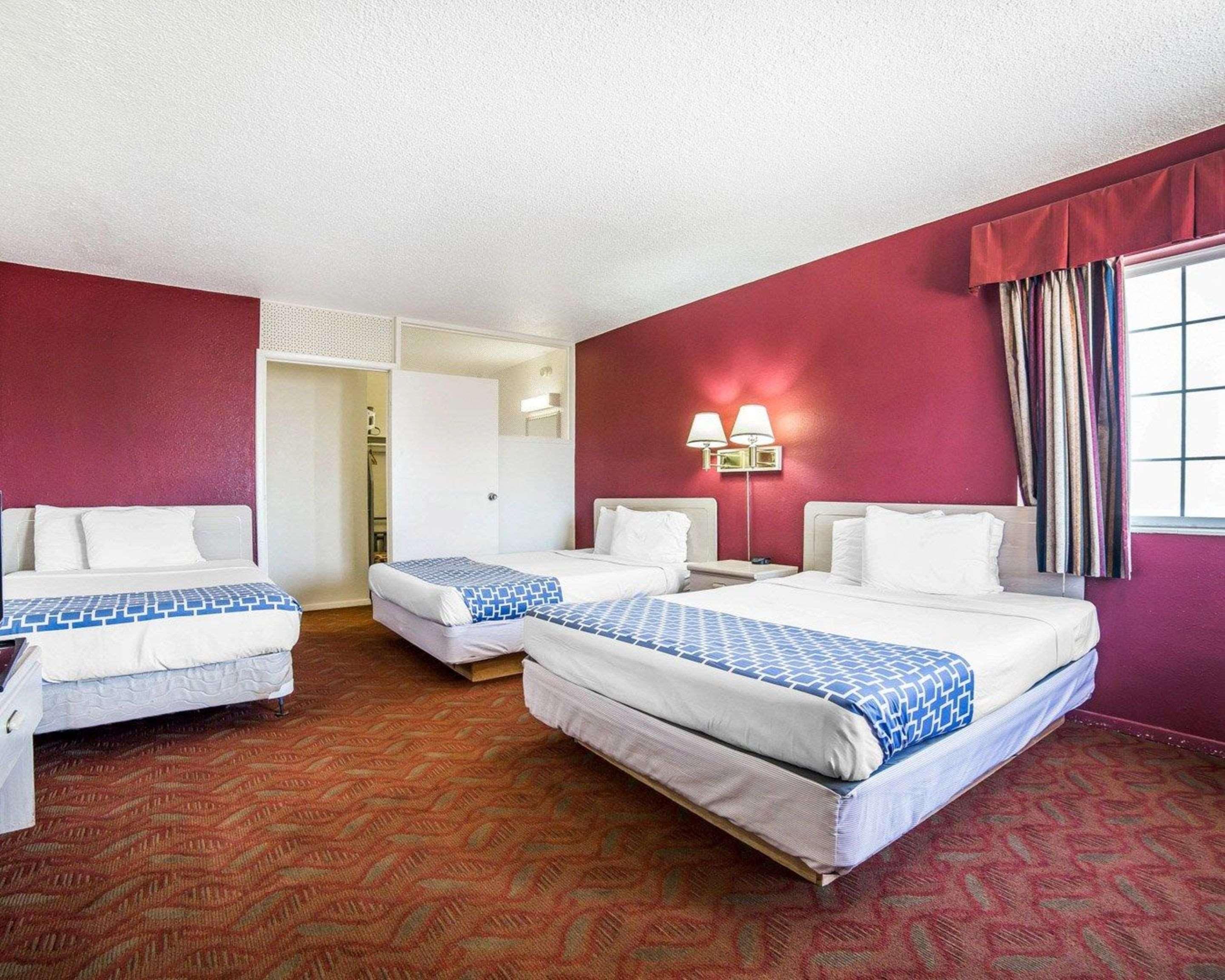 Econo Lodge Fallon Naval Air Station Area Екстер'єр фото