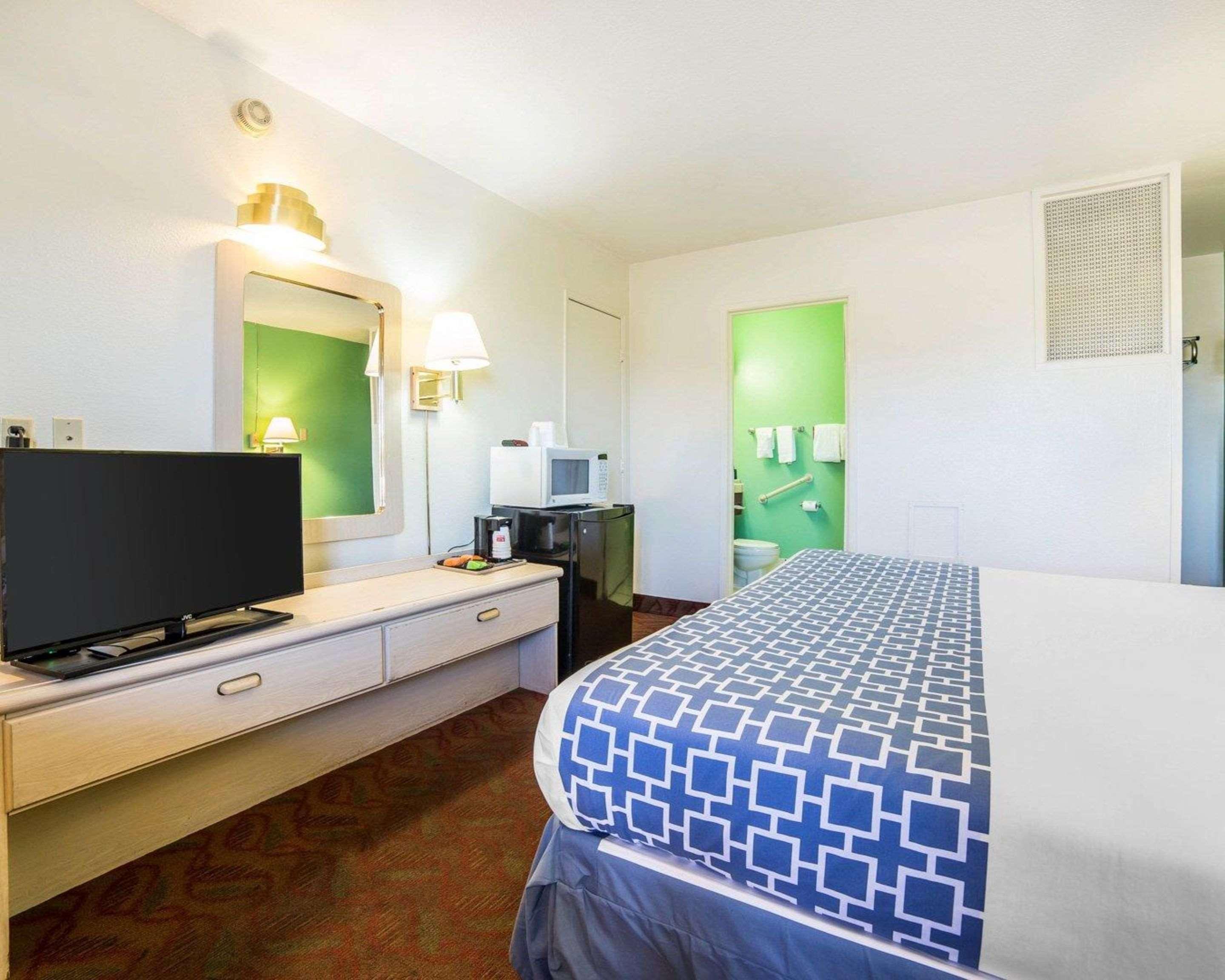 Econo Lodge Fallon Naval Air Station Area Екстер'єр фото