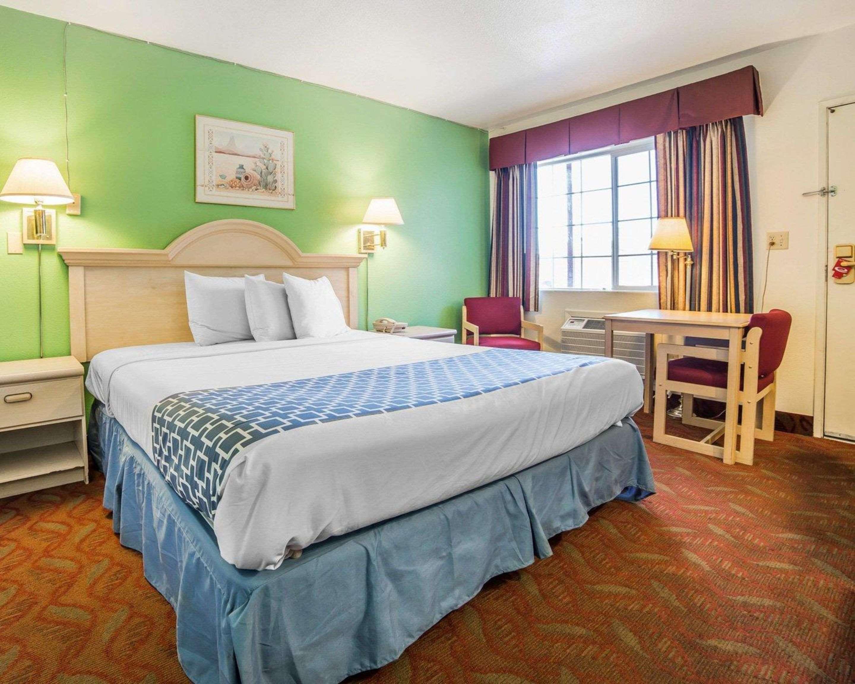 Econo Lodge Fallon Naval Air Station Area Екстер'єр фото