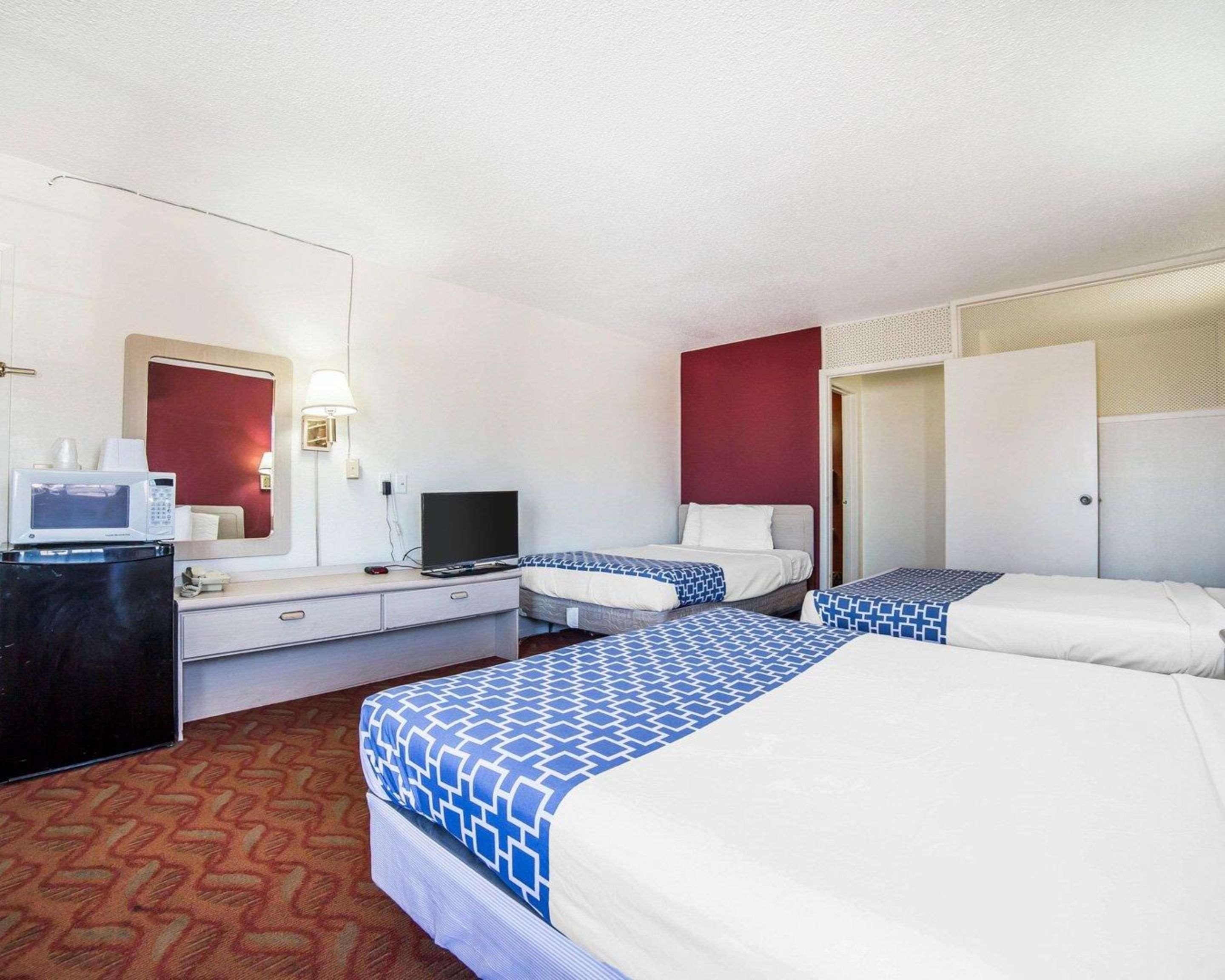 Econo Lodge Fallon Naval Air Station Area Екстер'єр фото