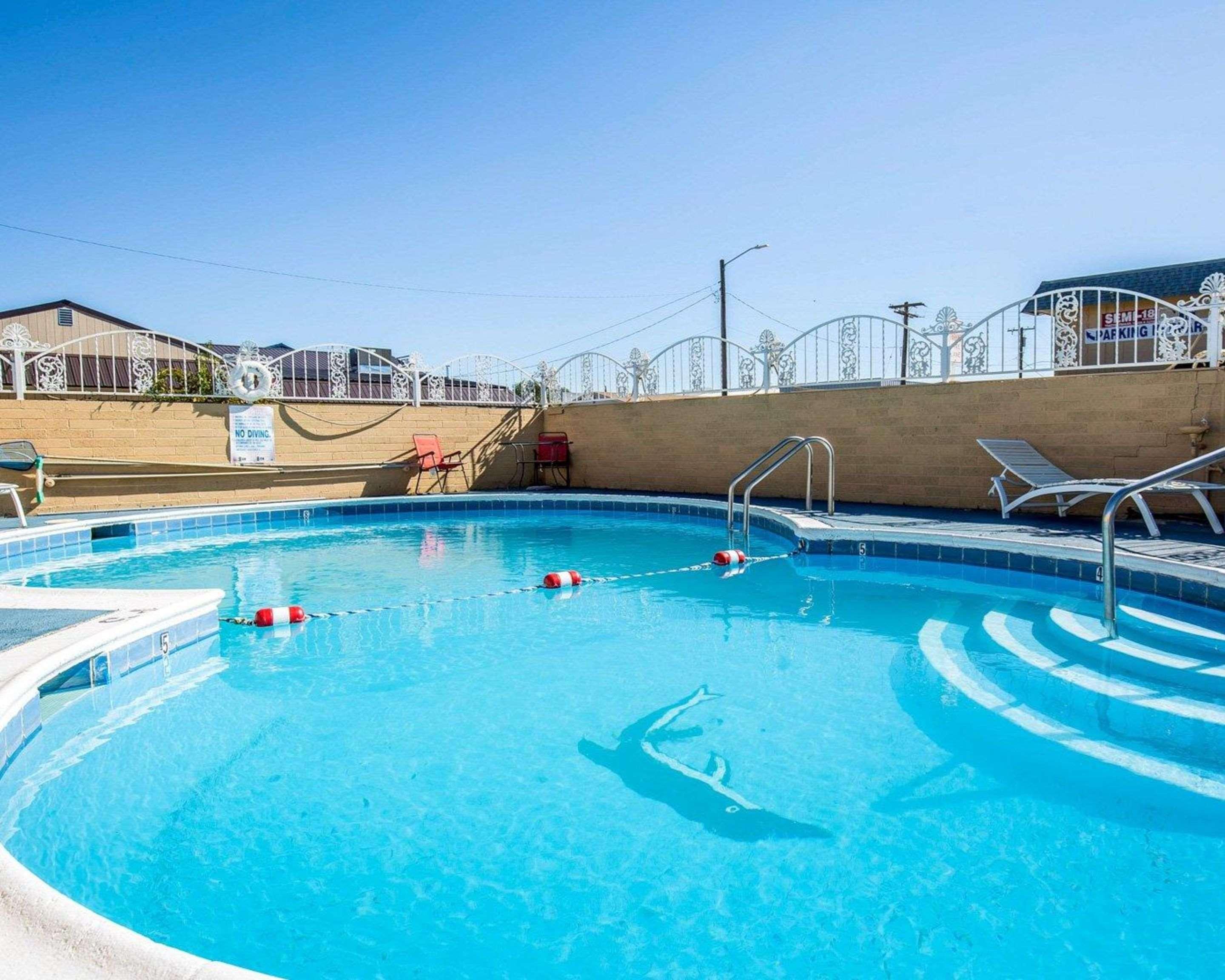 Econo Lodge Fallon Naval Air Station Area Екстер'єр фото