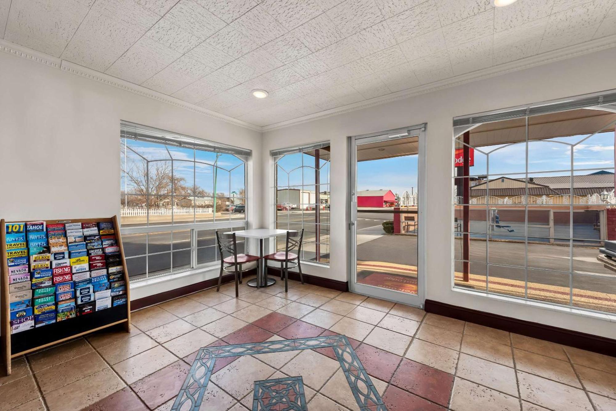 Econo Lodge Fallon Naval Air Station Area Екстер'єр фото