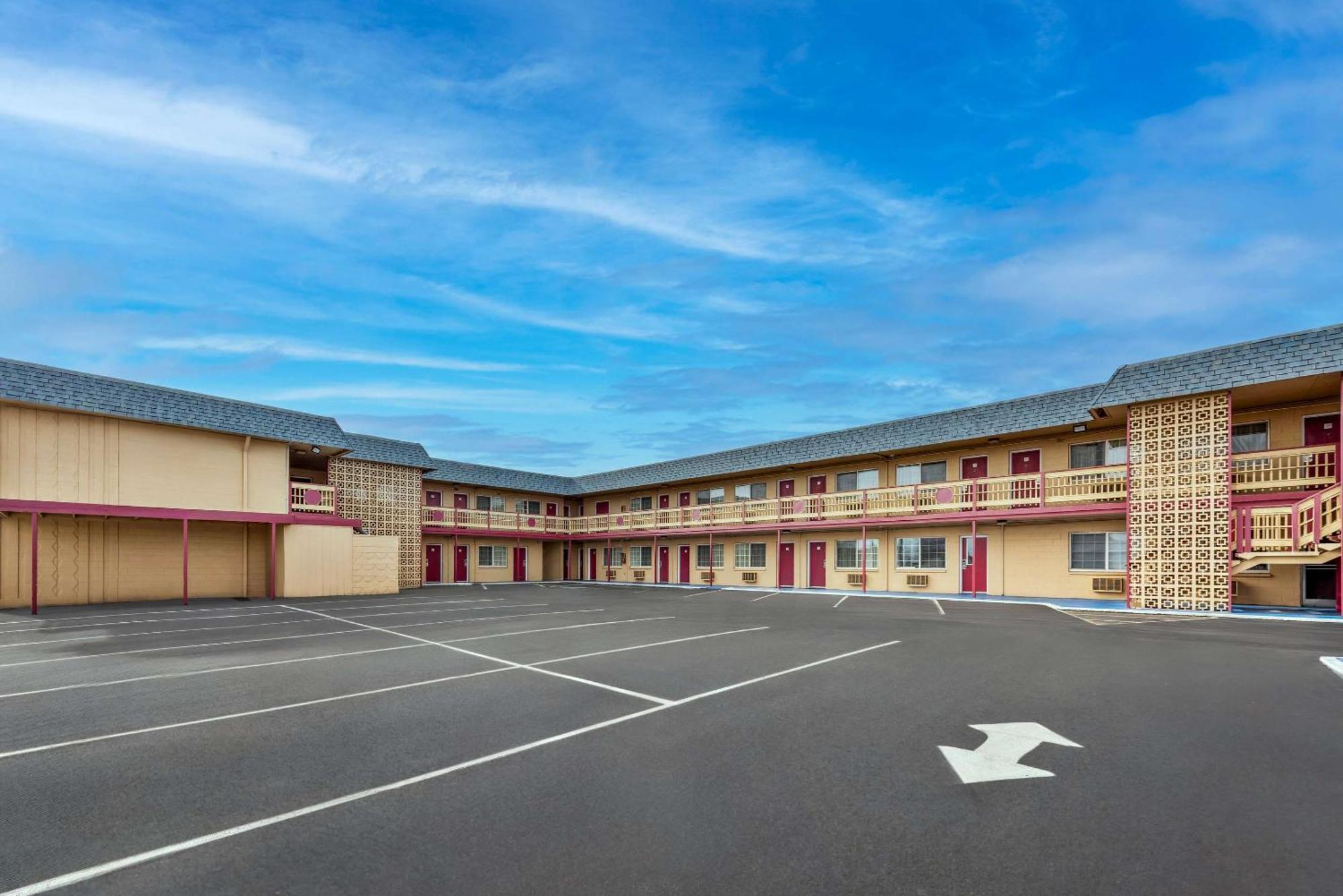Econo Lodge Fallon Naval Air Station Area Екстер'єр фото