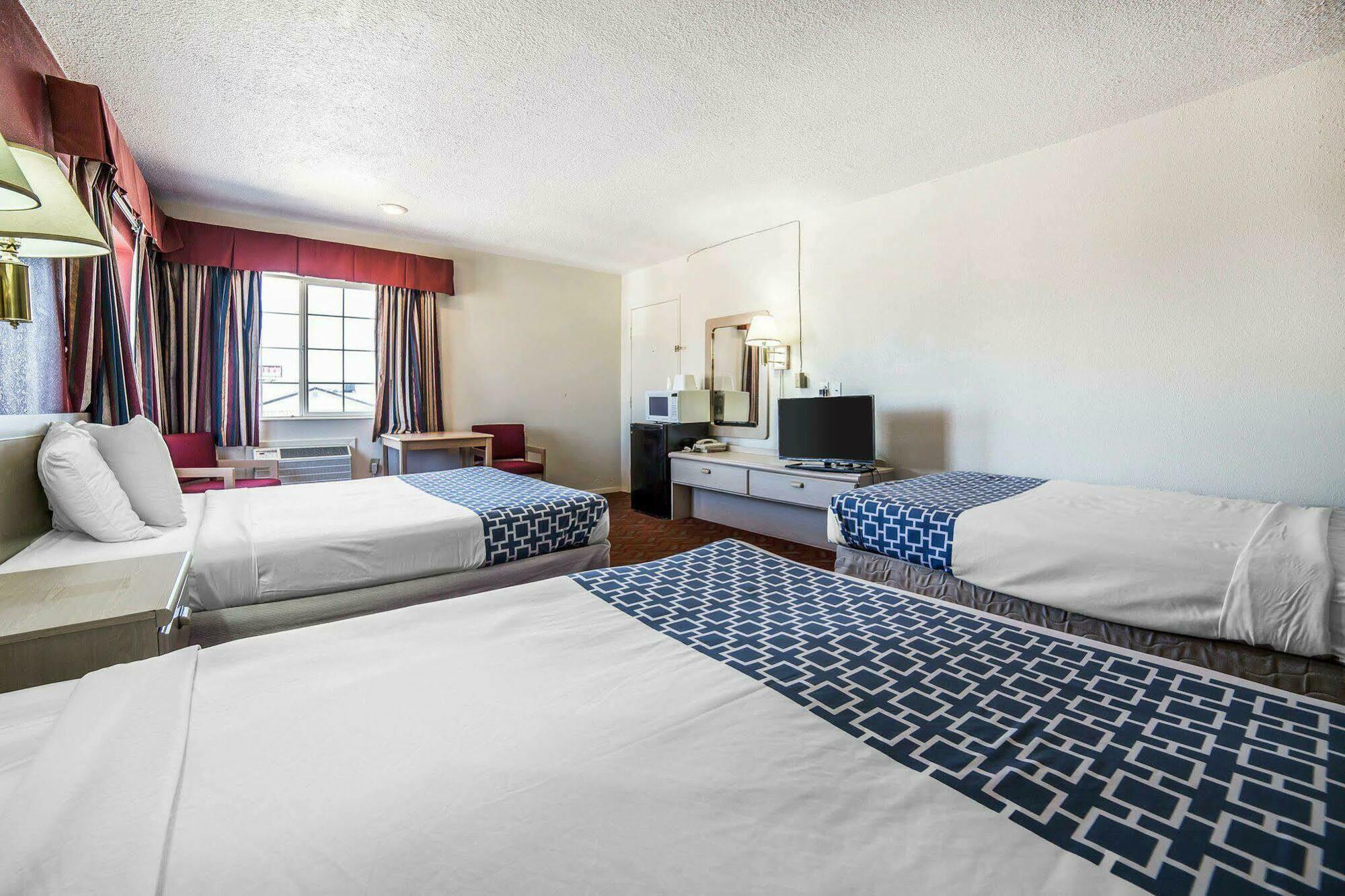 Econo Lodge Fallon Naval Air Station Area Екстер'єр фото