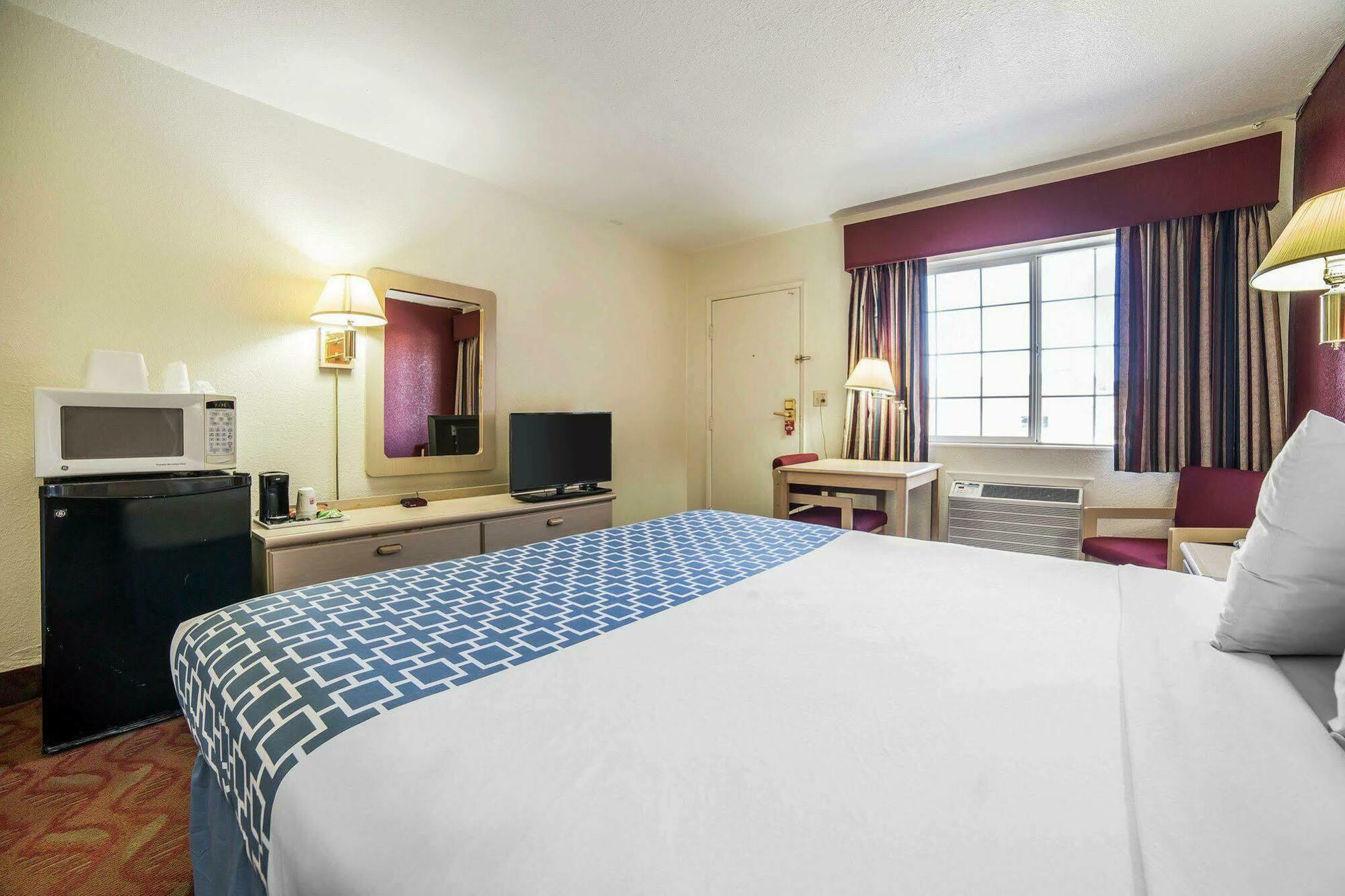 Econo Lodge Fallon Naval Air Station Area Екстер'єр фото